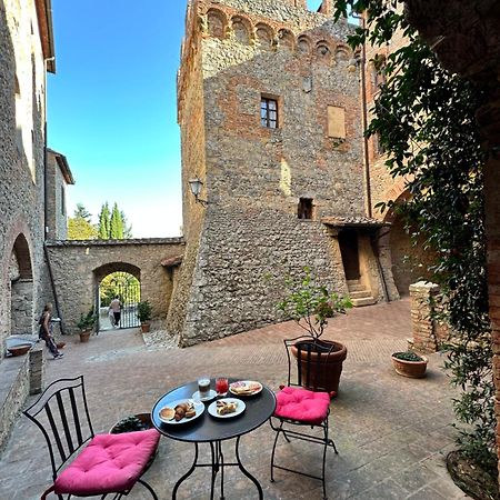 فيلا Castel Pietraio مونتيريجيوني المظهر الخارجي الصورة