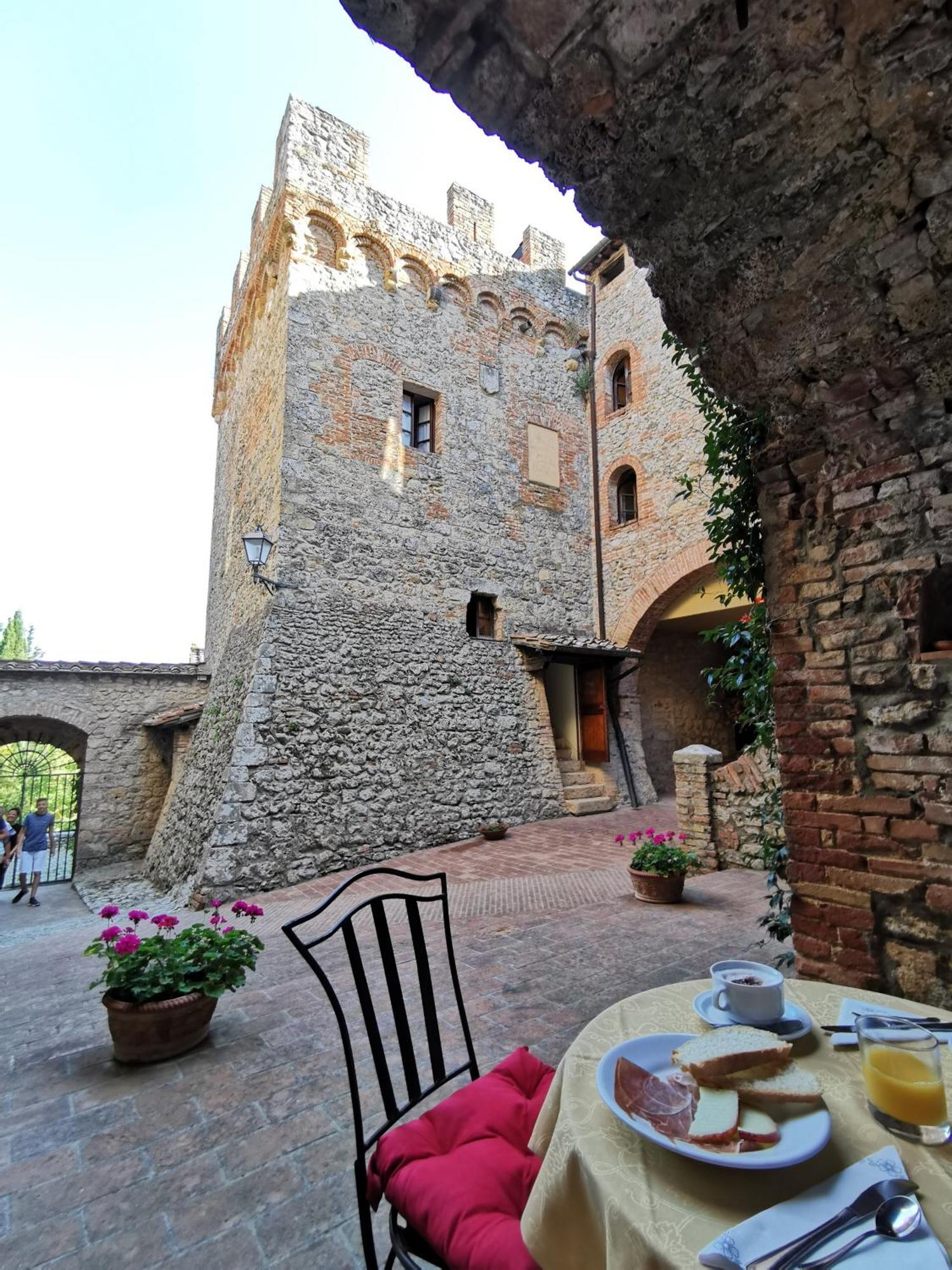 فيلا Castel Pietraio مونتيريجيوني المظهر الخارجي الصورة